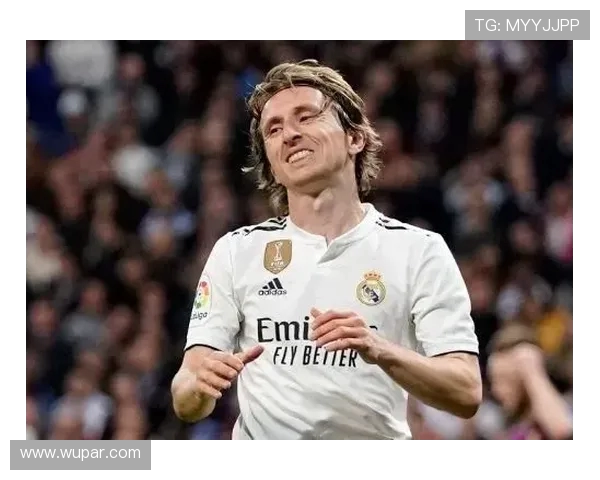 莫德里奇接班人争夺战!皇马启动中场 “寻宝计划”(2) 莫德里奇接班人争夺战!皇马启动中场 “寻宝计划”(2)